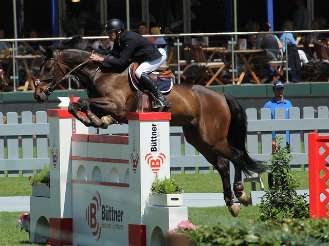 重新审视现 重新审视现