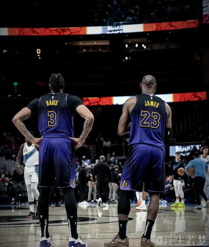 詹姆斯大喜的日子，浓眉为什么闷闷不乐？